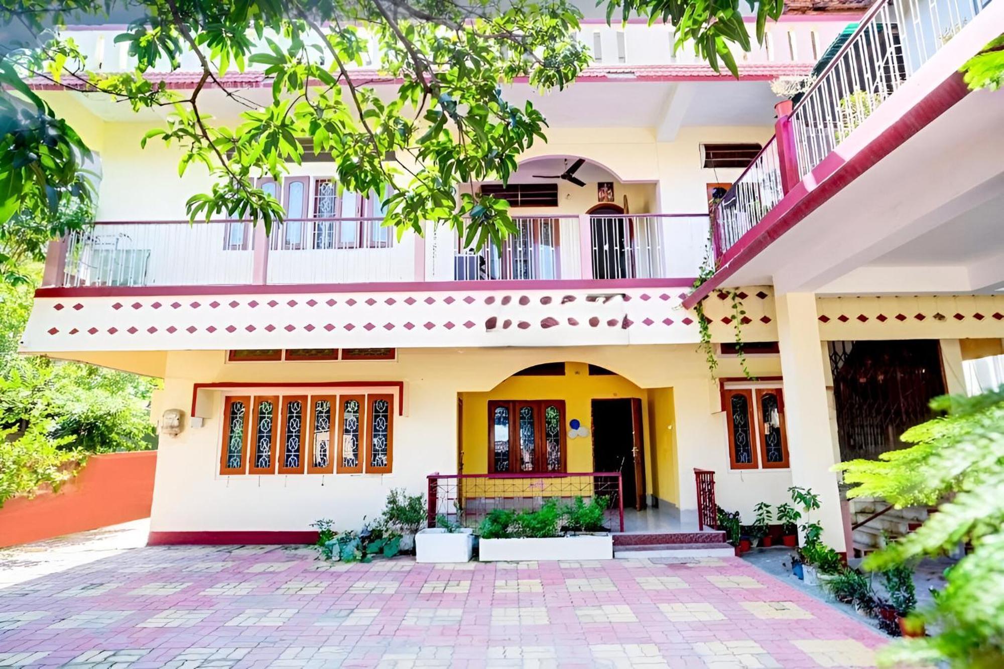Capital Heritage Homestay Гувахати Екстериор снимка