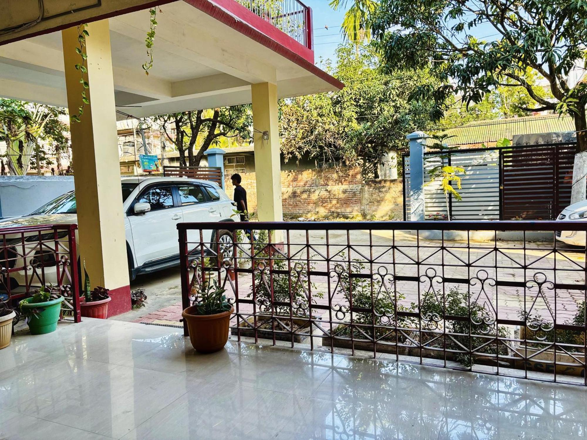 Capital Heritage Homestay Гувахати Екстериор снимка